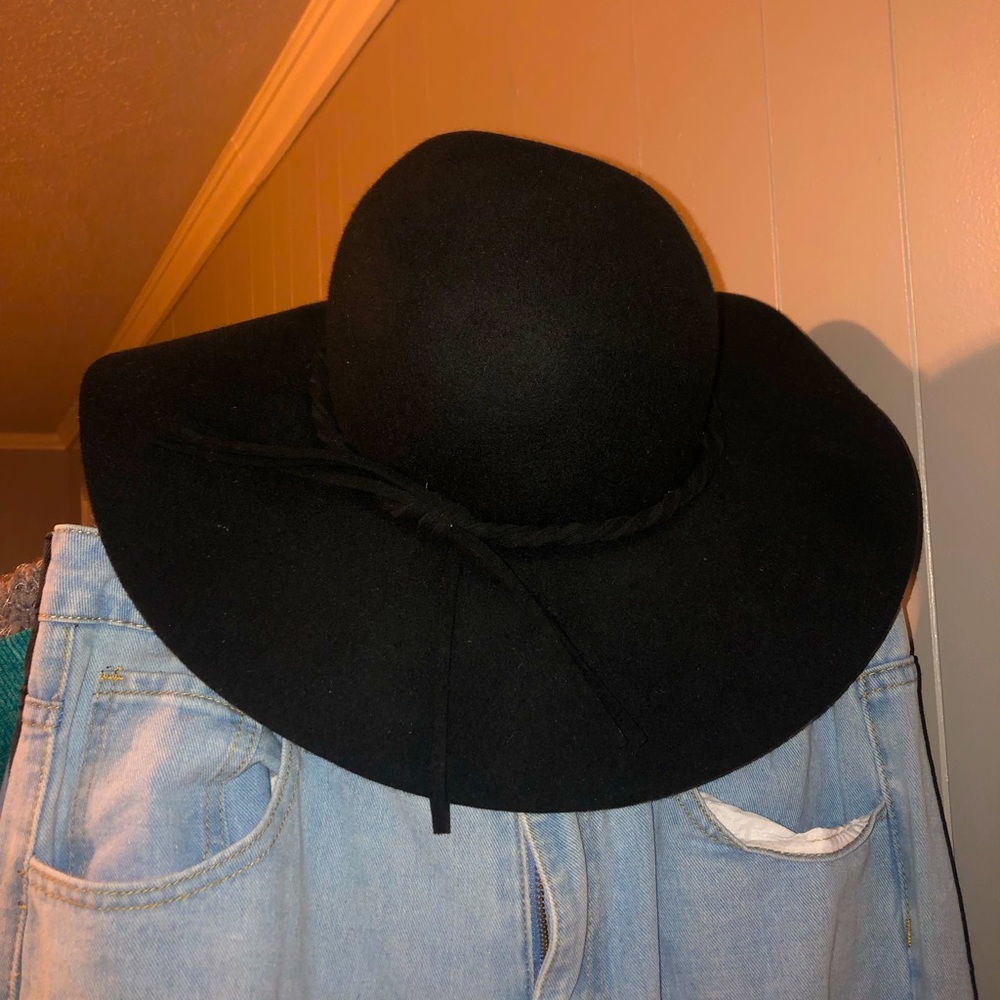 Women’s hat!